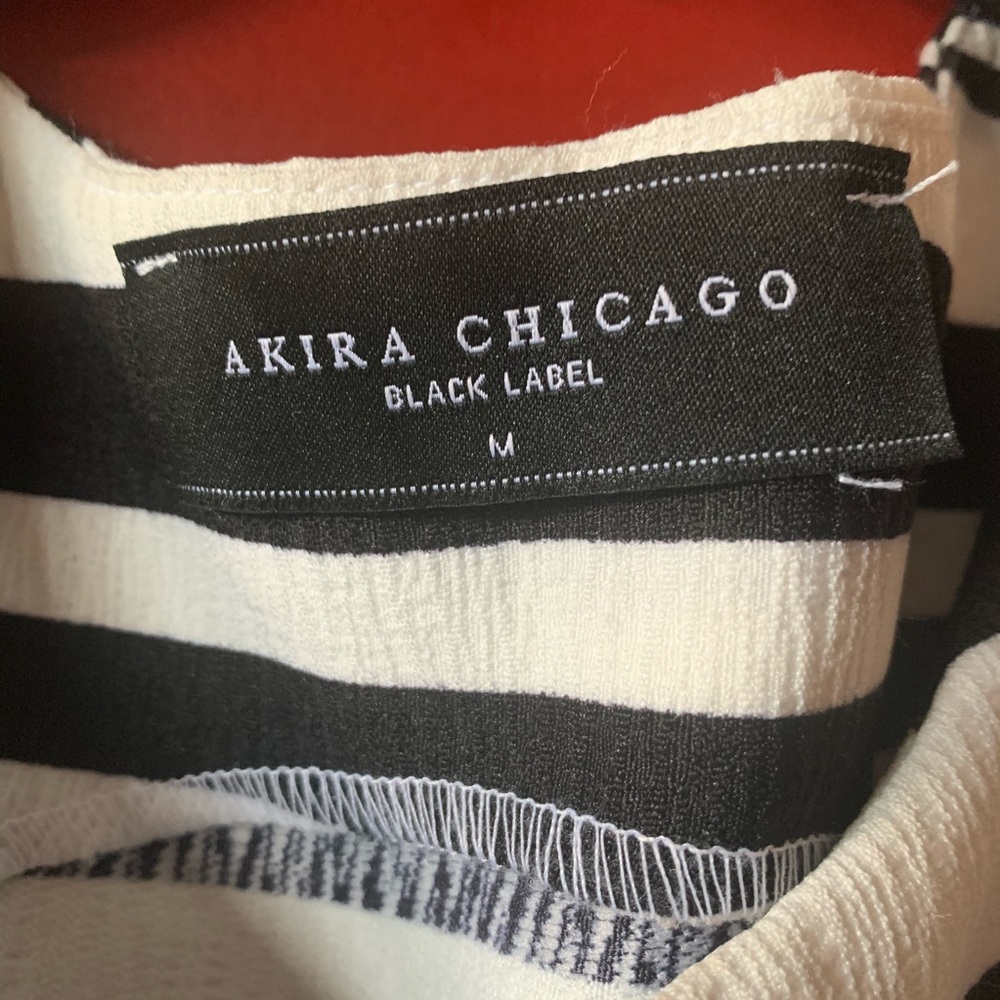 Off the shoulder, Akira blouse - Picture 2 of 2